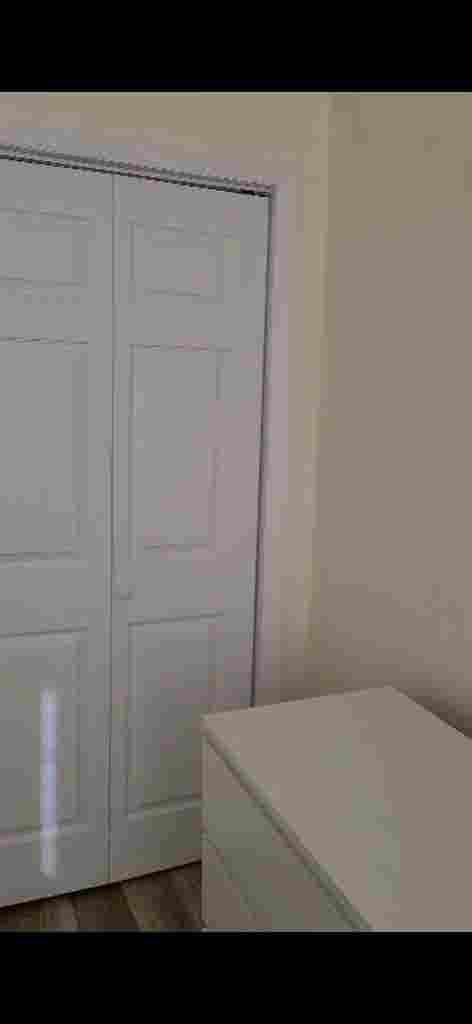 Ridgewood apt / private entrance