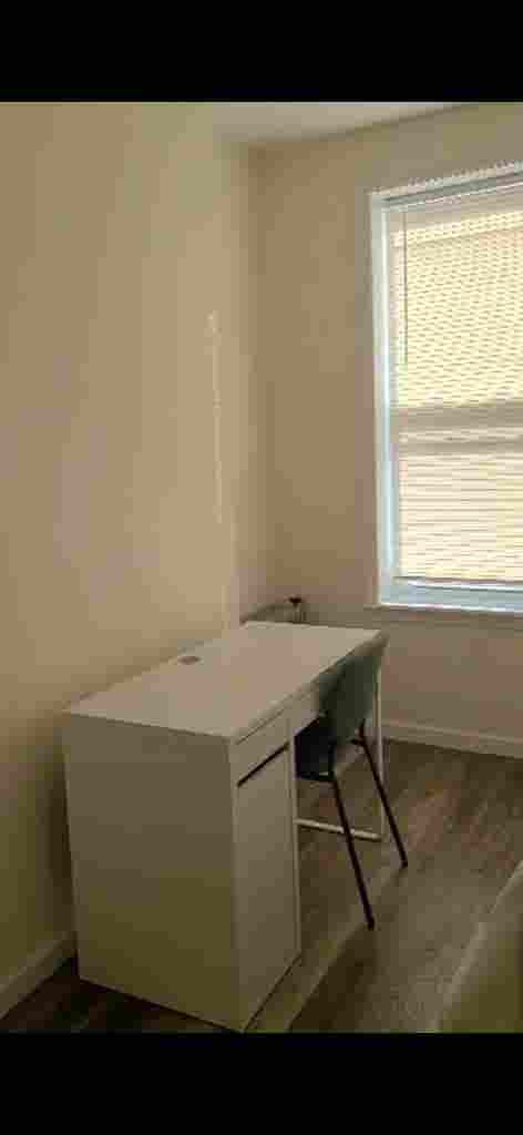Ridgewood apt / private entrance