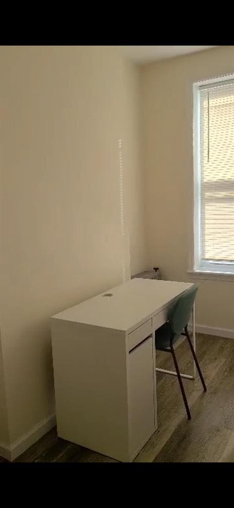 Ridgewood apt / private entrance