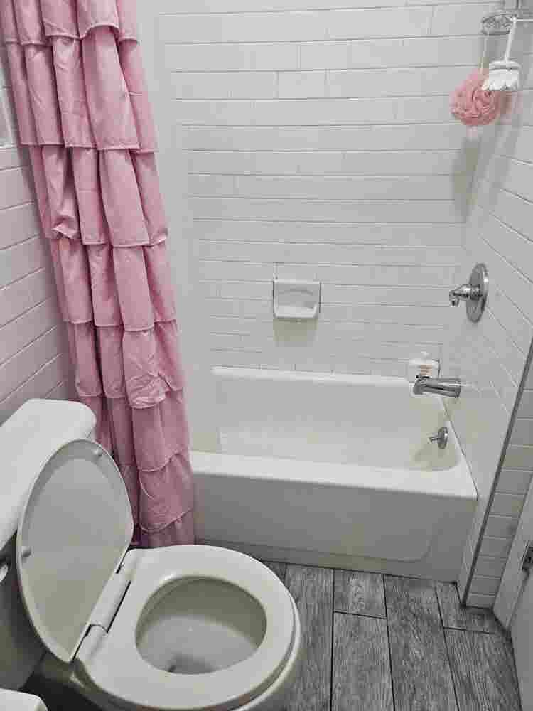 Ridgewood apt / private entrance