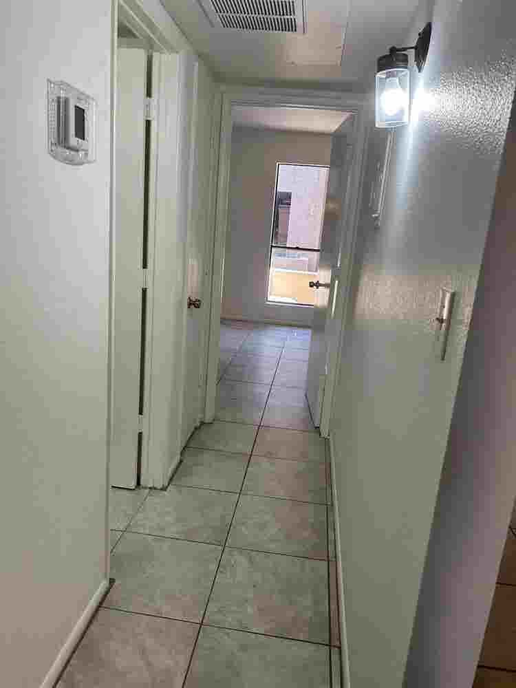 Looking for a girl roommate
