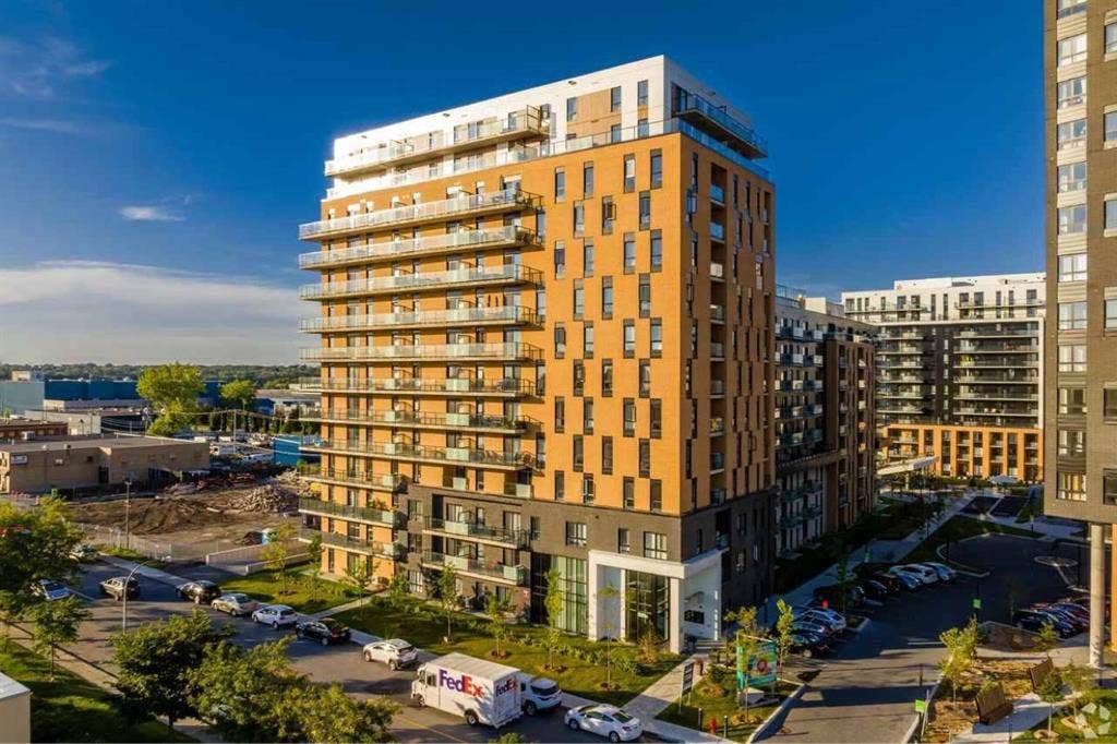 Brand-new Condominium/LeaseTransfer