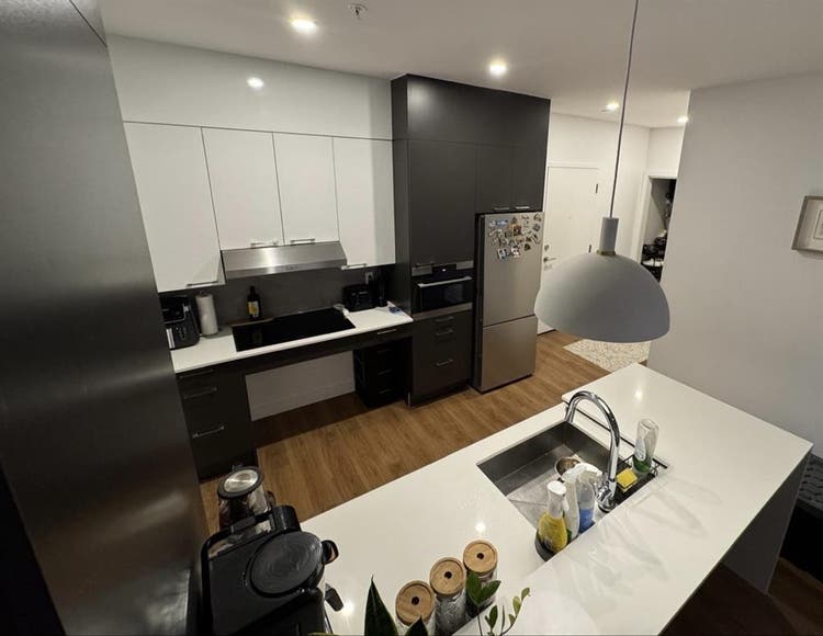 Brand-new Condominium/LeaseTransfer