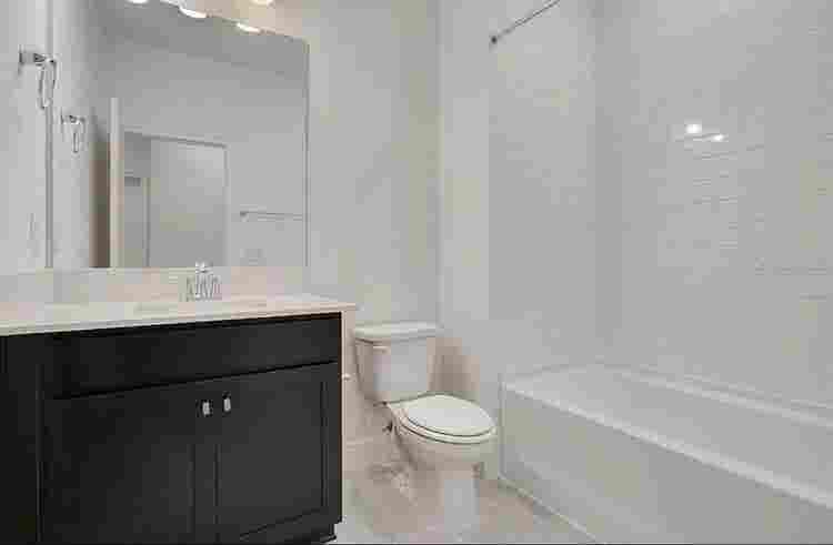 Nice home rooms for rent