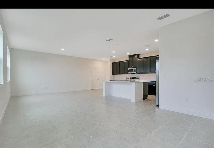 Nice home rooms for rent