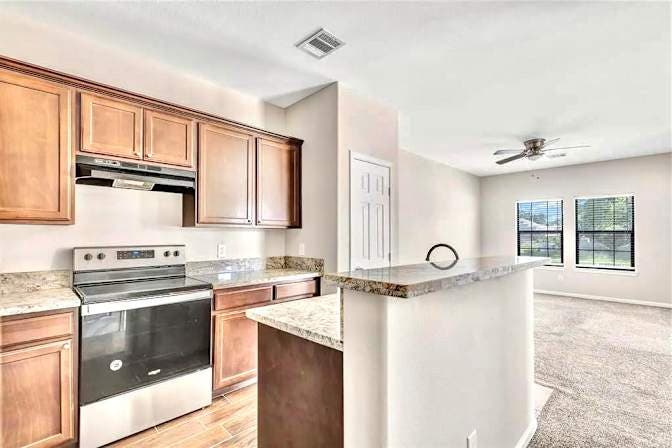 FREE UTILITIES- ROOM FOR RENT