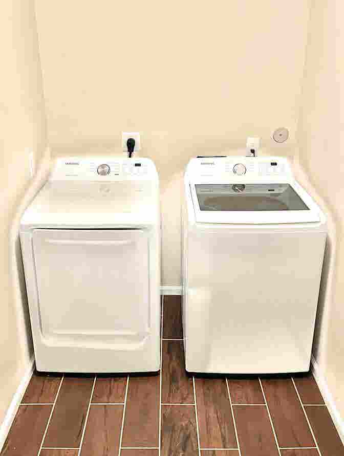 FREE UTILITIES- ROOM FOR RENT