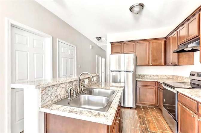 FREE UTILITIES- ROOM FOR RENT
