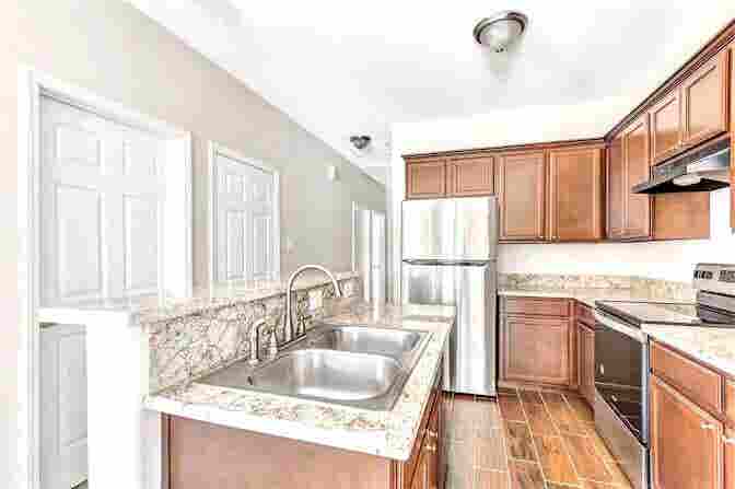 FREE UTILITIES- ROOM FOR RENT