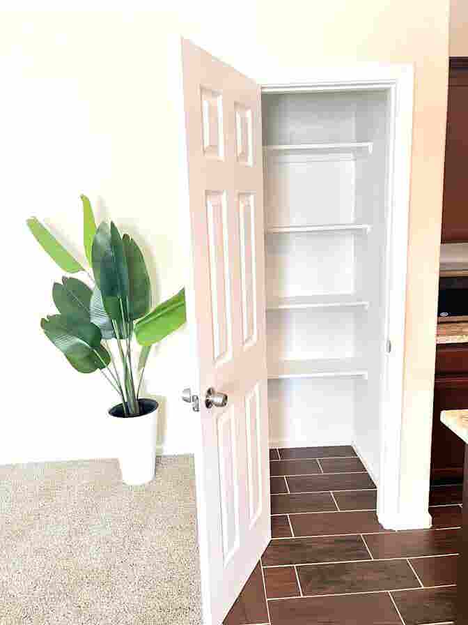 FREE UTILITIES- ROOM FOR RENT
