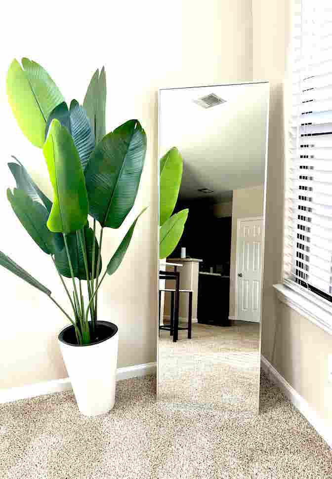FREE UTILITIES- ROOM FOR RENT