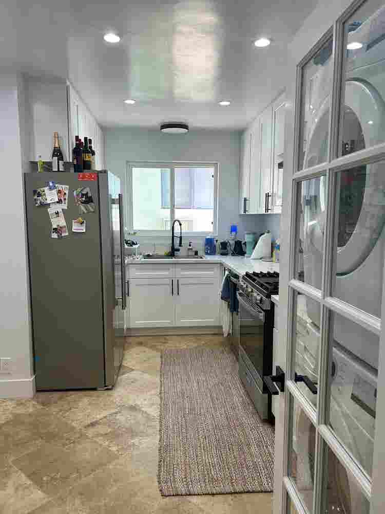 Room available in West Hollywood!