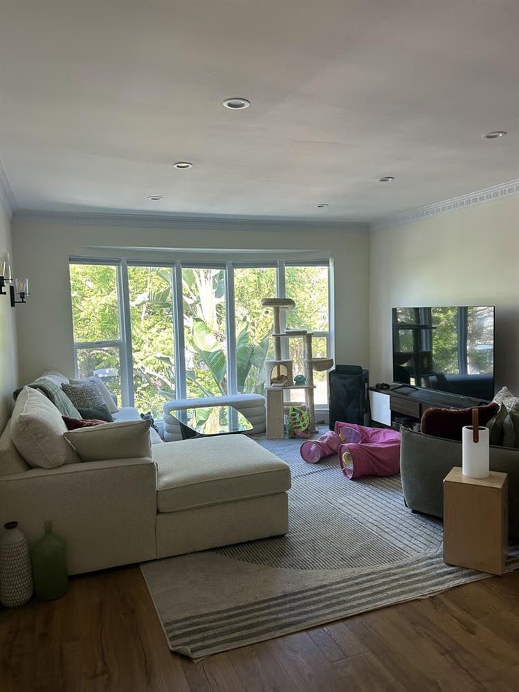 Room available in West Hollywood!