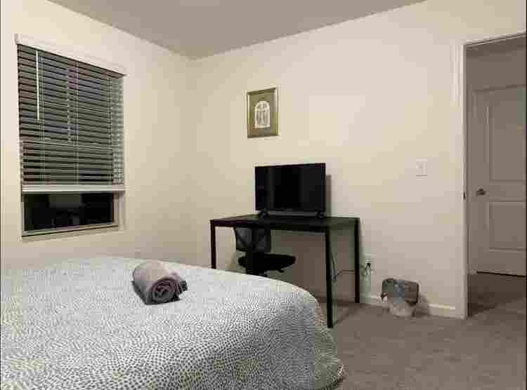 Room for rent 850 monthly 