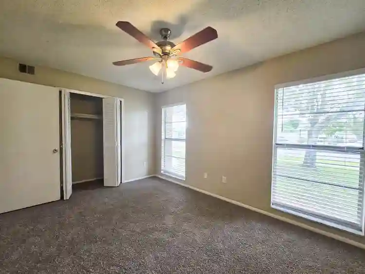 Orlando room in a nice home