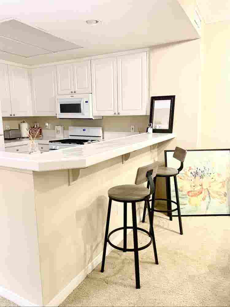 Share  3 story townhouse