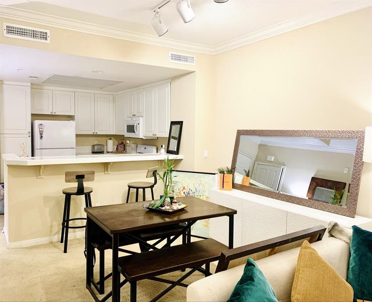 Share 3 story townhouse