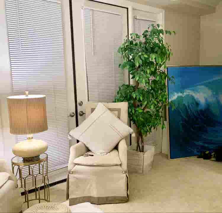 Share  3 story townhouse