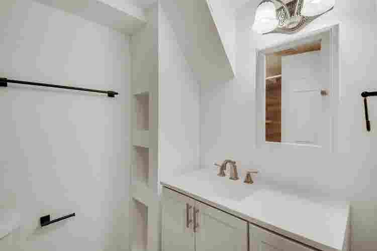 4 BR in Denver