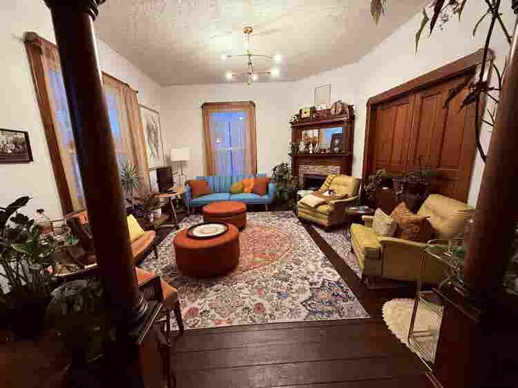 Private room in fountain square