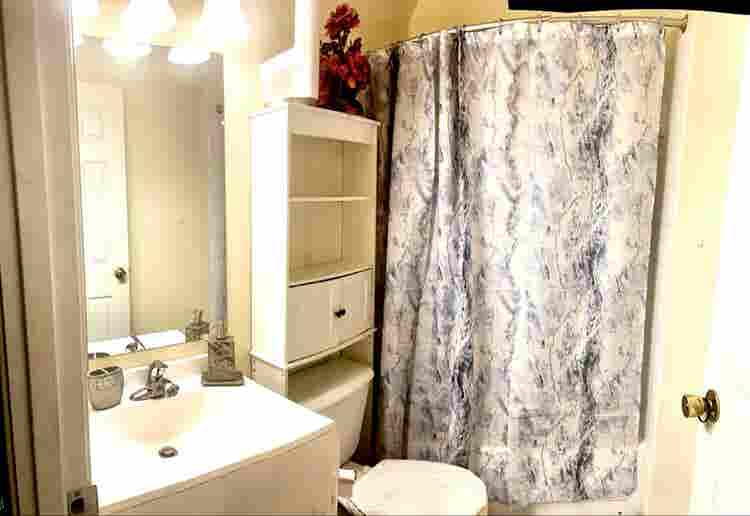 Room with private Bathroom