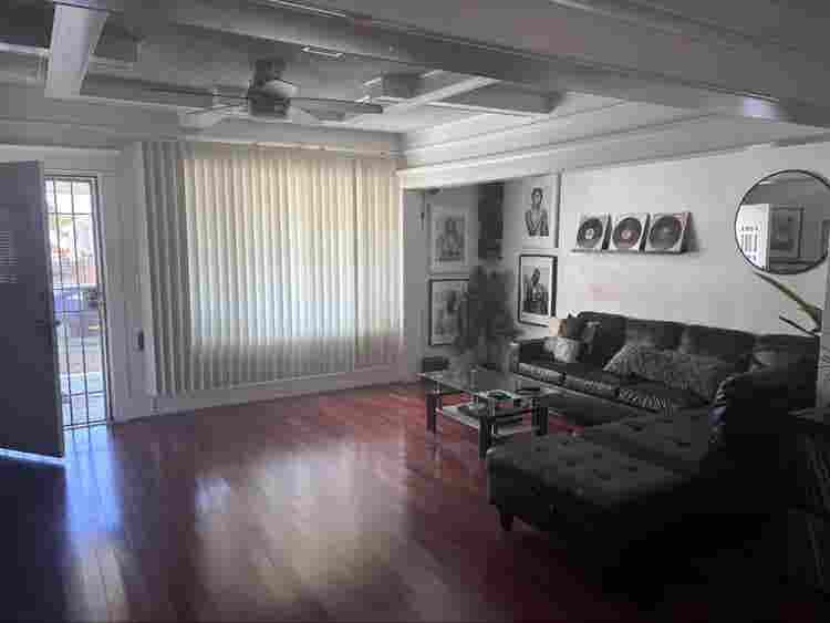 Room for rent (USC college area)