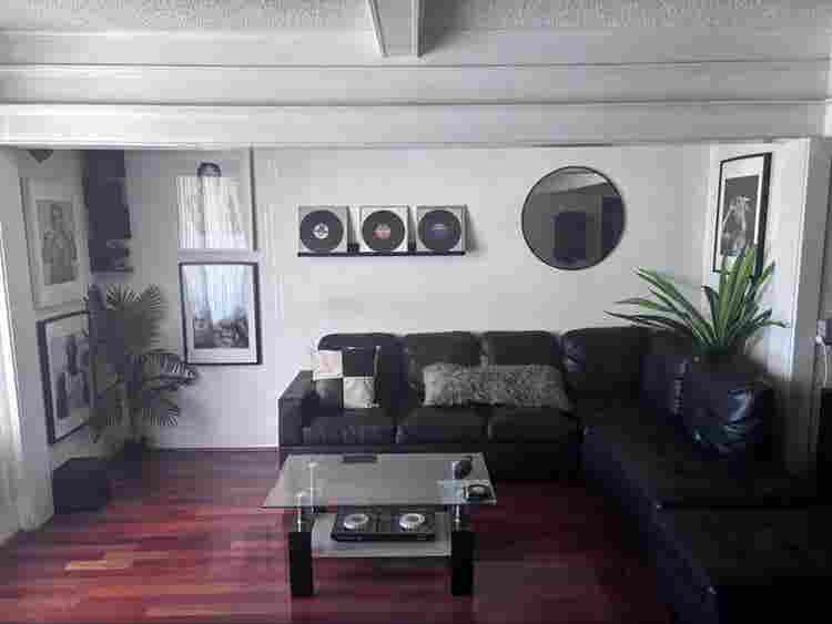Room for rent (USC college area)