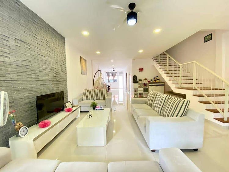 Common bedroom with Balcony