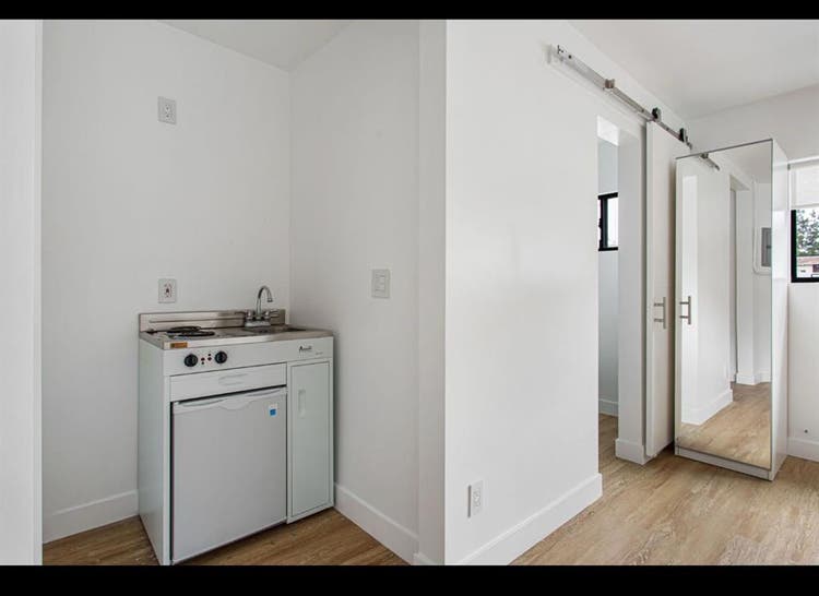 USC & Downtown LA | Newly Studio |