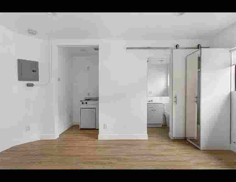 USC & Downtown LA | Newly Studio |