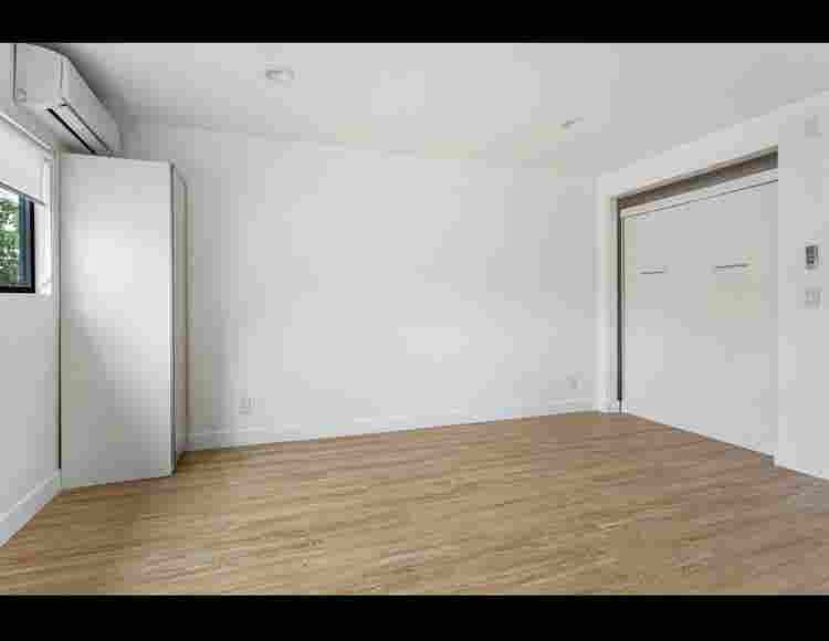 USC & Downtown LA | Newly Studio |