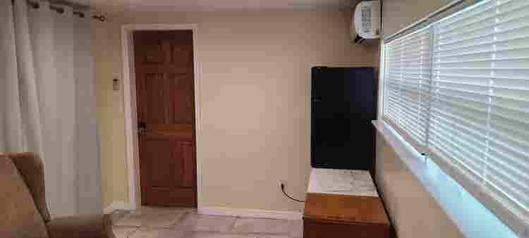 Private Room in Quiet Neighborhood