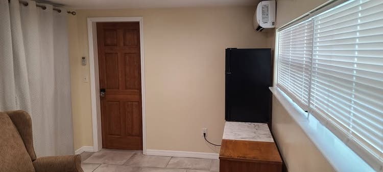 Private Room in Quiet Neighborhood