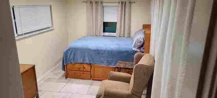 Private Room in Quiet Neighborhood