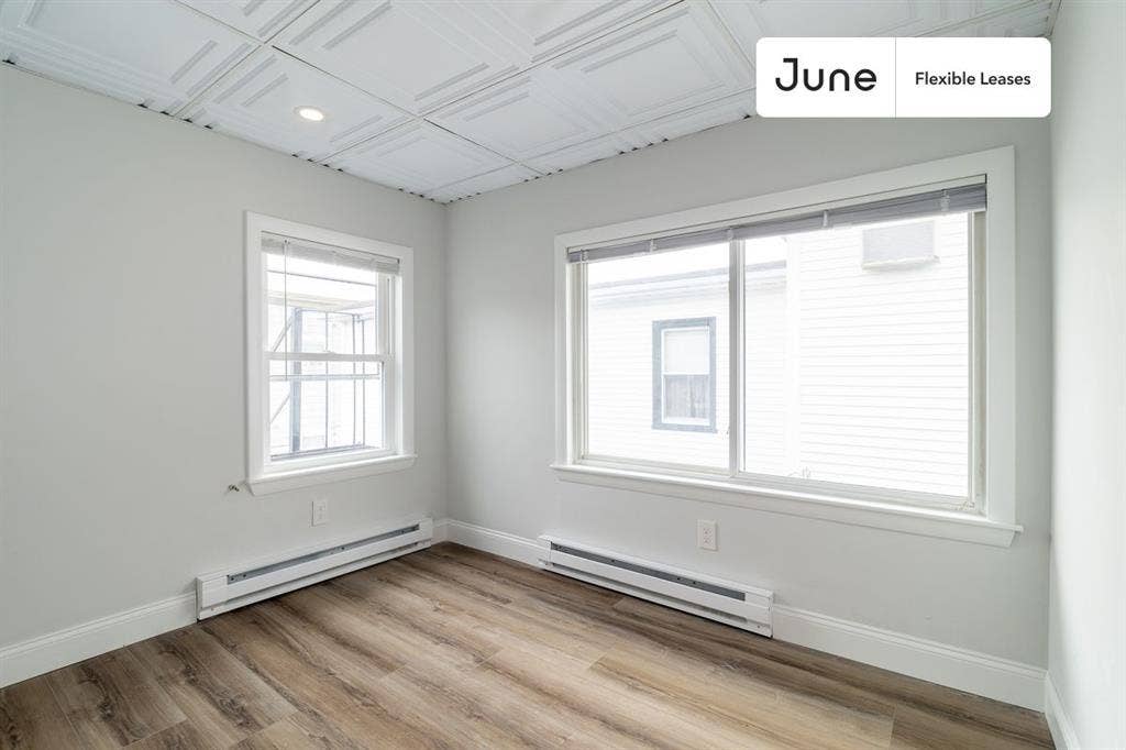 1 BR in Boston