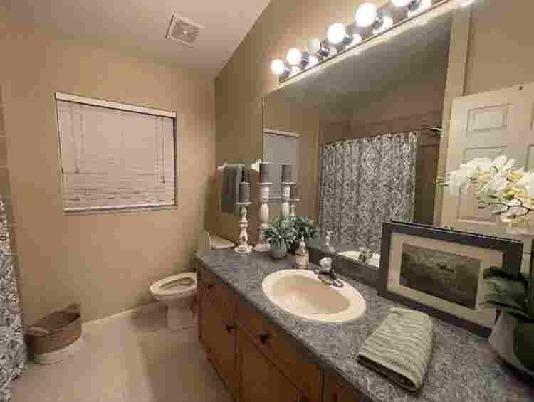 Private suite of 2 rooms with bath