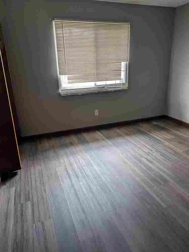 Looking for a responsible roommate.