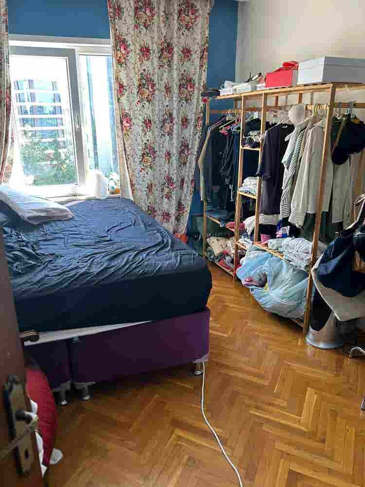A Flatmate near the Metro
