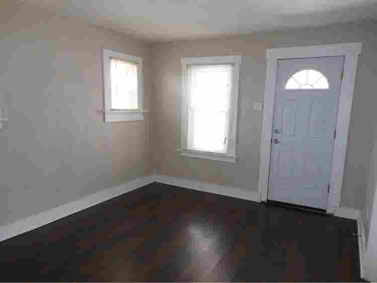 Adorable 2beds 
Home with Upgrades