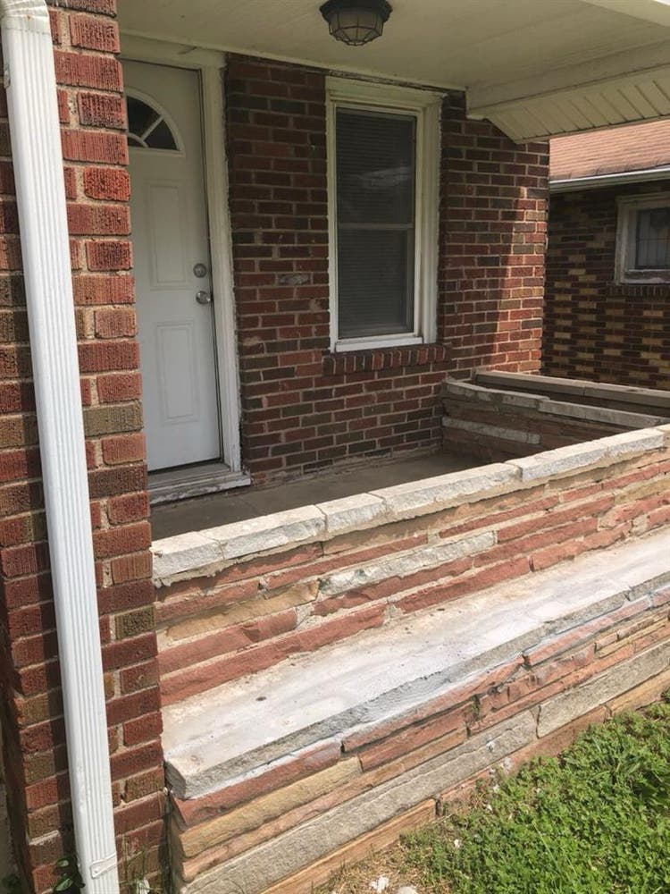 Adorable 2beds
Home with Upgrades