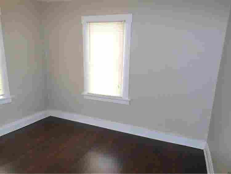 Adorable 2beds 
Home with Upgrades