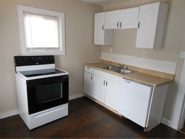 Adorable 2beds
Home with Upgrades