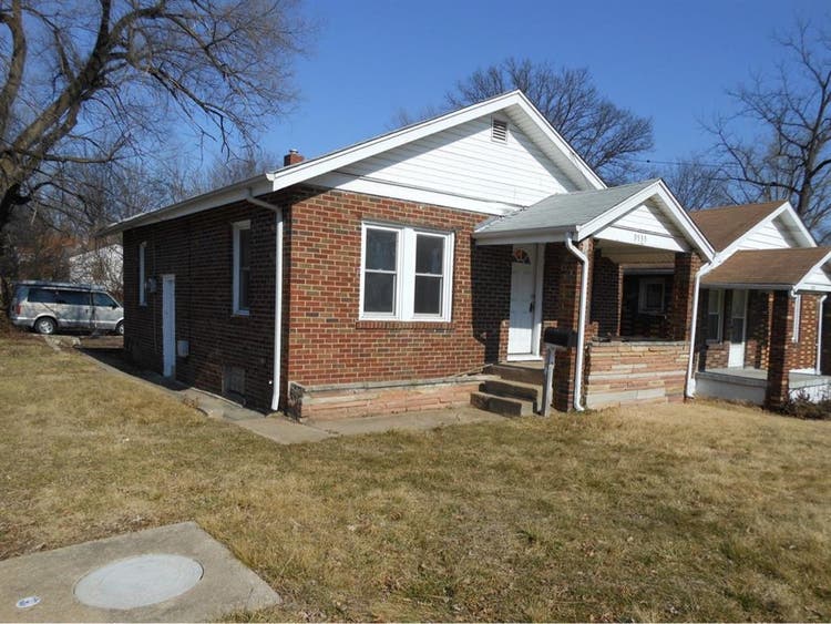 Adorable 2beds
Home with Upgrades