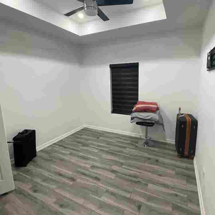 Looking for 2 roommates!