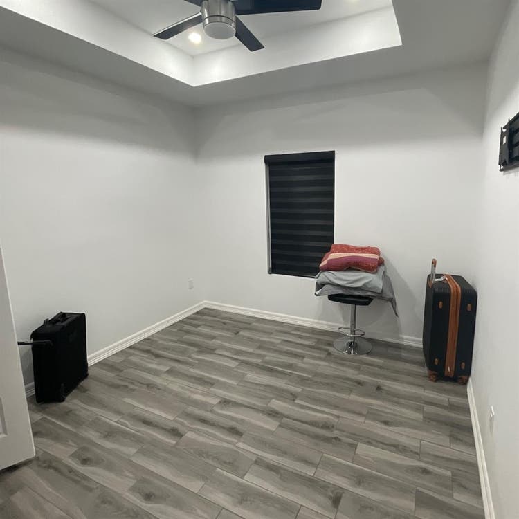 Looking for 2 roommates!
