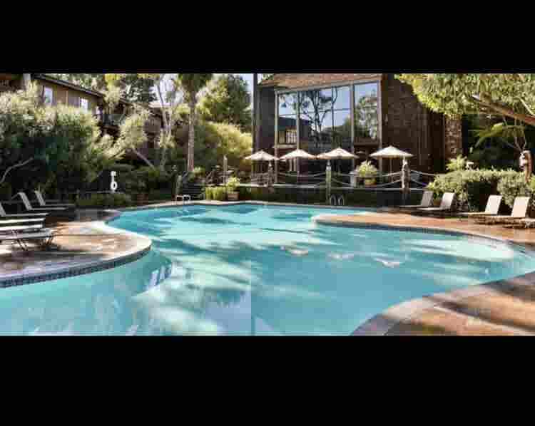 ROOM FOR RENT – Mariners Village