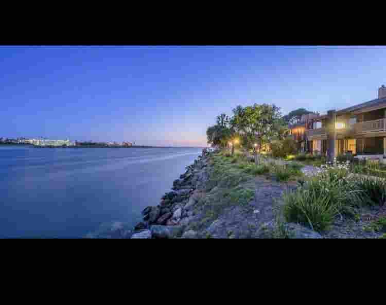 ROOM FOR RENT – Mariners Village