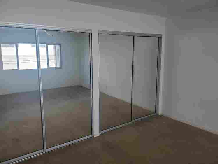 One bedroom in Hollywood view apt