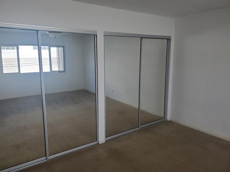 One bedroom in Hollywood view apt