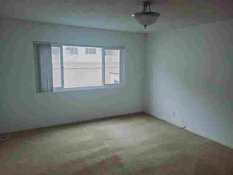 One bedroom in Hollywood view apt